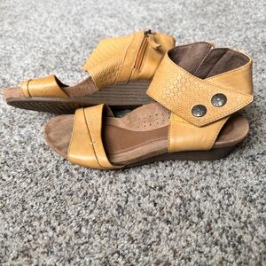 Rockport Mustard Yellow Leather Wedge Sandals with Ankle Strap